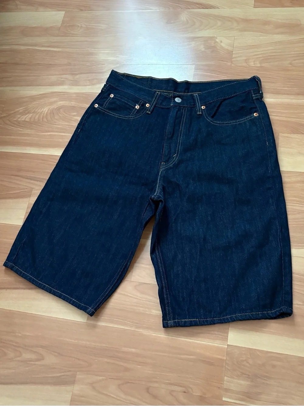 Levi’s Dark Wash 12” Denim Shorts Jorts Size 31 Festival Retro Vintage Style Y2K